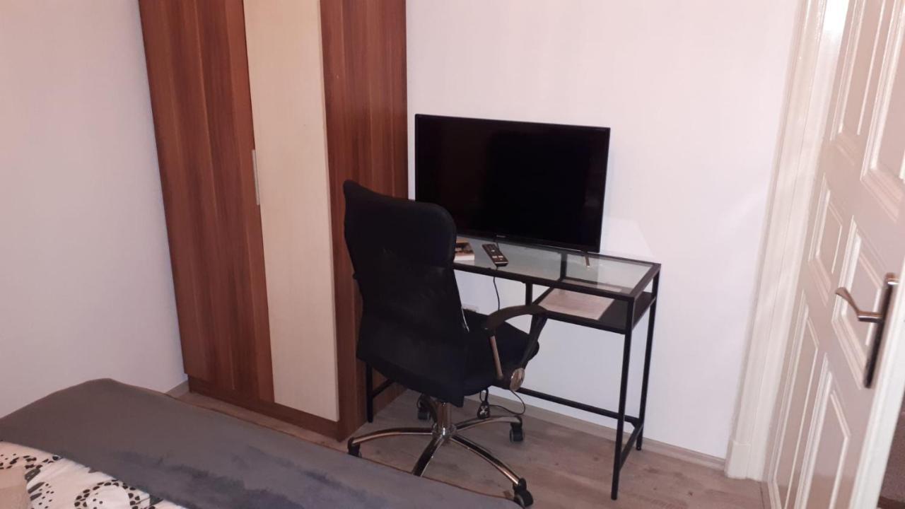 Garibaldik Apartman Apartament *